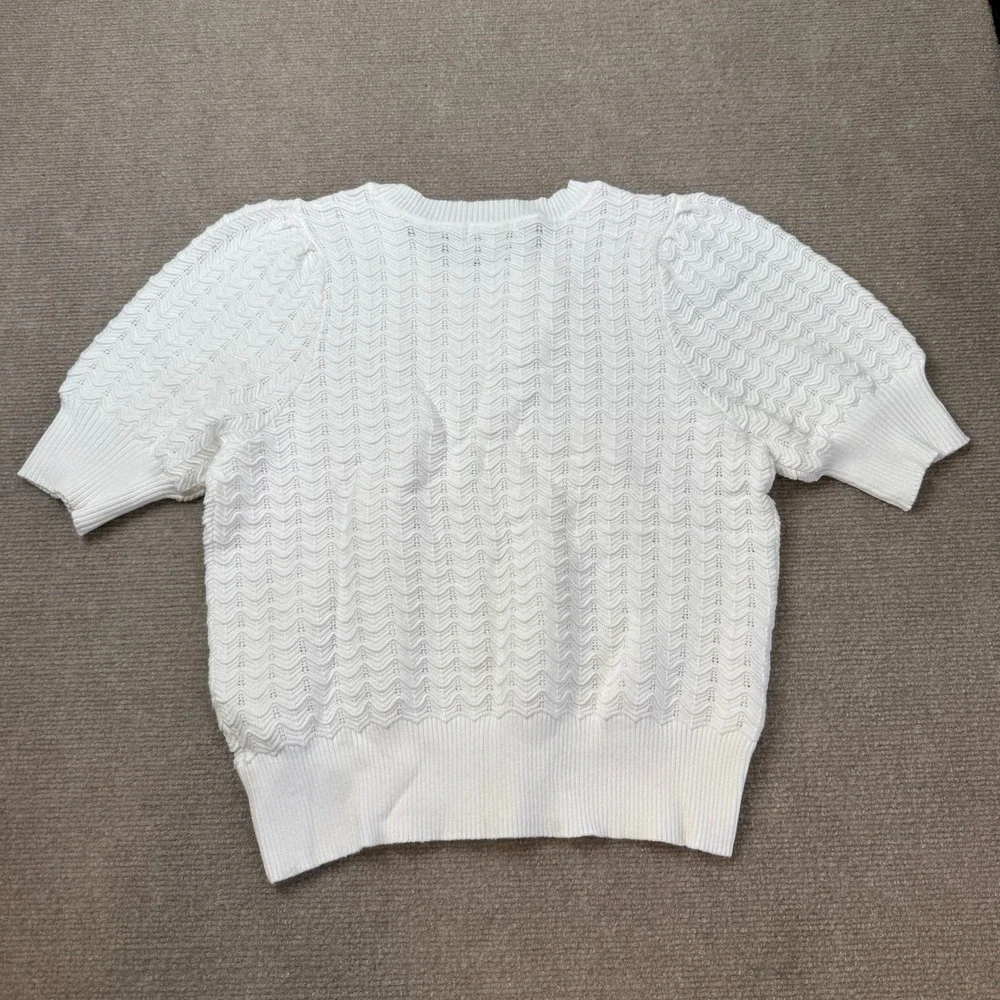 NWT Liz Claiborne Womens M Petite White Short Sleeve Pullover Sweater Crew Neck